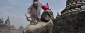 Muslims Help Repair Buddhist Temple Damaged By Volcano